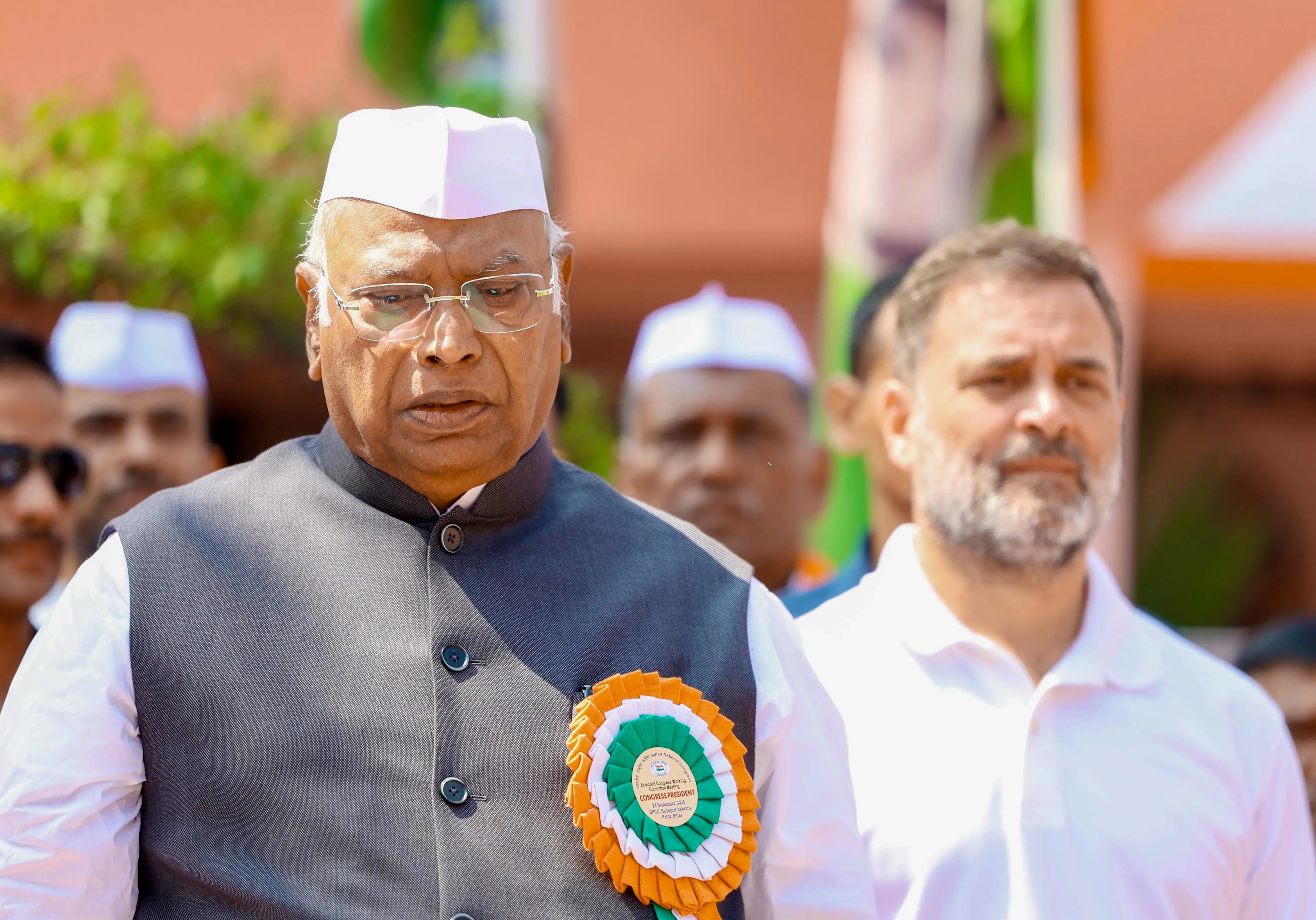 क्या श्रीकाकुलम मंदिर हादसे पर मल्लिकार्जुन खड़गे और राहुल गांधी ने अपने दुख का इजहार किया?