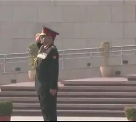 श्रीलंका में 'ऑपरेशन पवन' में शहीद हुए जवानों को सेनाध्यक्ष की श्रद्धांजलि