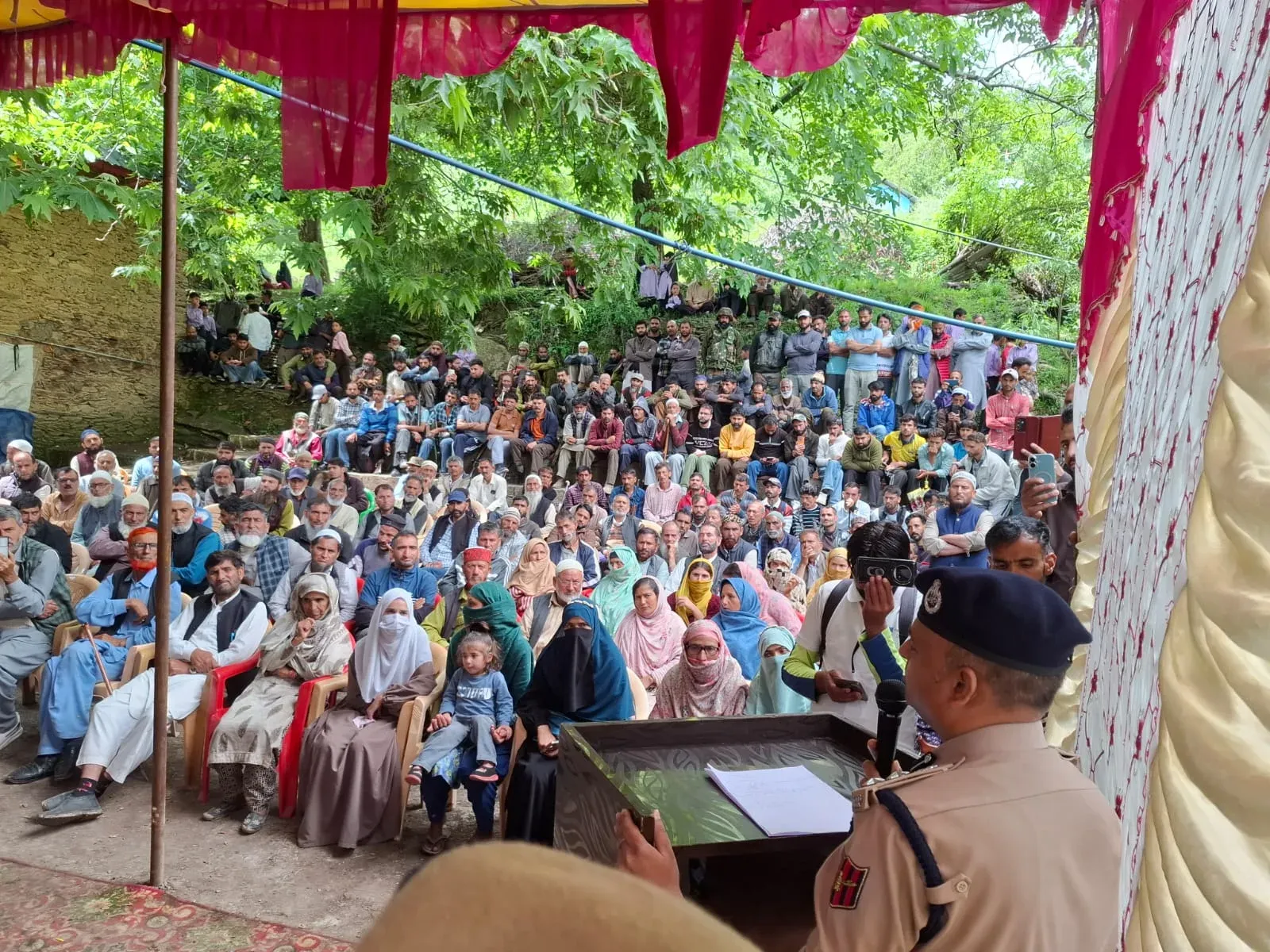 रामबन एसएसपी अरुण गुप्ता का 100-दिवसीय नशा मुक्त अभियान को मजबूत करने का आह्वान, नीलबटू में थाना दिवस आयोजित