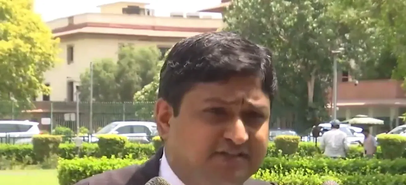 लावारिस कुत्तों पर सुप्रीम कोर्ट के फैसले पर वकीलों और कार्यकर्ताओं की मिली-जुली प्रतिक्रिया