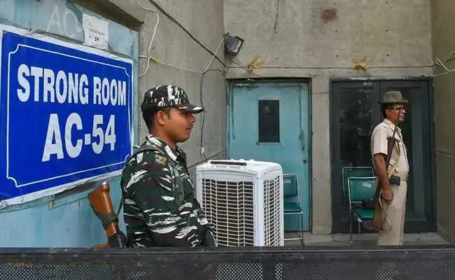 'Strongroom' Controversy Sparks Tension in Kozhikode Amid Election Integrity Concerns