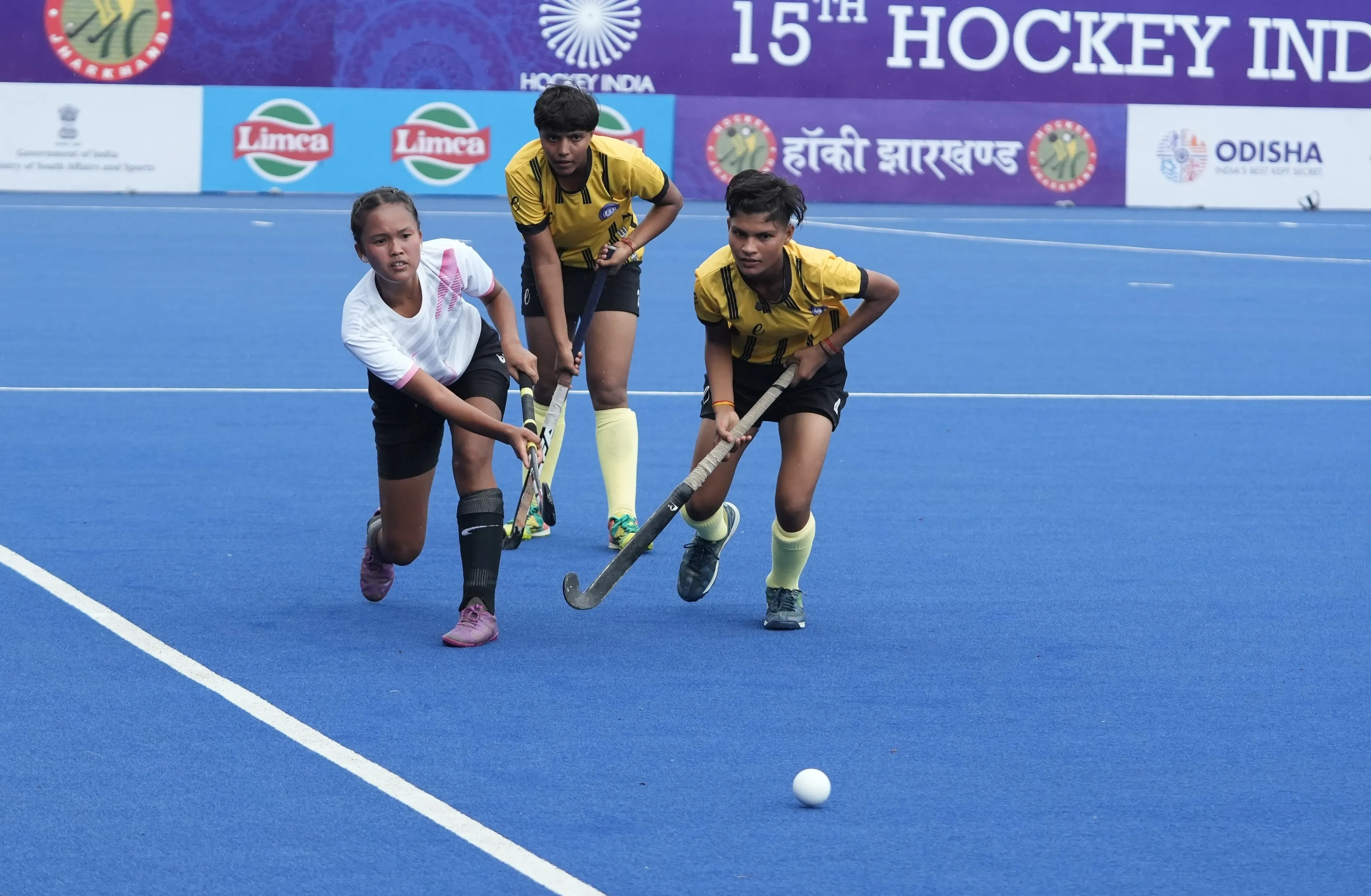 Did Karnataka, Manipur, and Himachal Start Strongly in Sub-jr Women's Hockey?