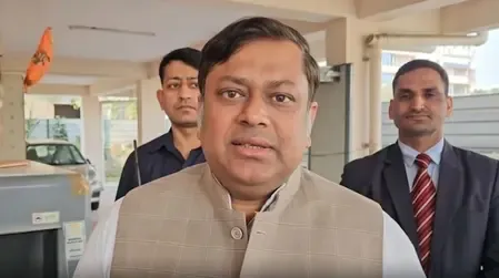 क्या सुकांत मजूमदार ने टीएमसी पर चुनाव आयोग के अधिकारियों पर हमले के लिए उकसाने का आरोप लगाया?