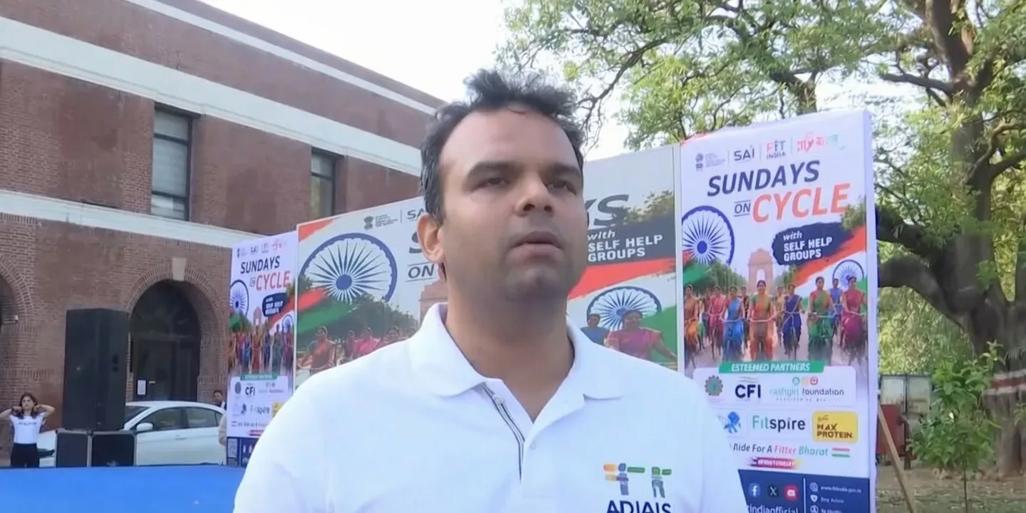 फिट इंडिया 'संडे ऑन साइकिल' का 76वाँ संस्करण, मेजर ध्यानचंद स्टेडियम में 1,000 से अधिक प्रतिभागी