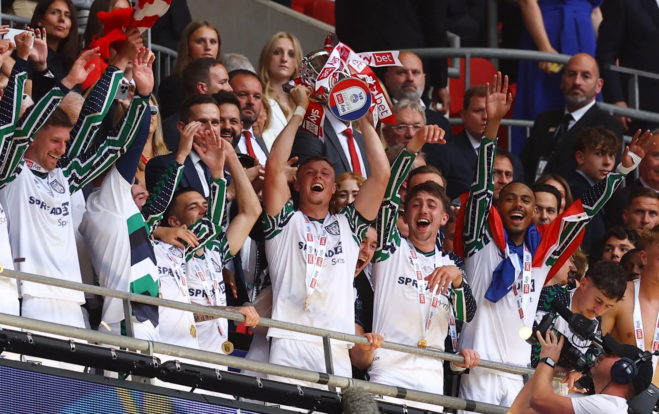 Did Sunderland Achieve Premier League Glory with a Last-Minute Win?