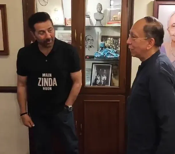 Sunny Deol meets Netaji's grandnephew ahead of 'Batwara 1947' release