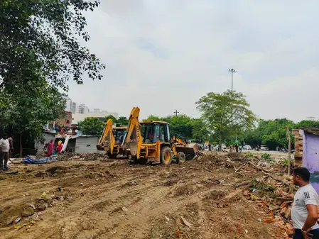 सुप्रीम कोर्ट के आदेश पर नोएडा में अवैध निर्माण ढहाए गए, जाम से मिलेगी राहत