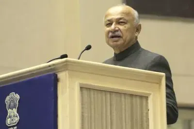 क्या सुप्रिया सुले के नॉनवेज खाने के बयान पर सुशील कुमार शिंदे की प्रतिक्रिया ने सियासत को गरमाया?