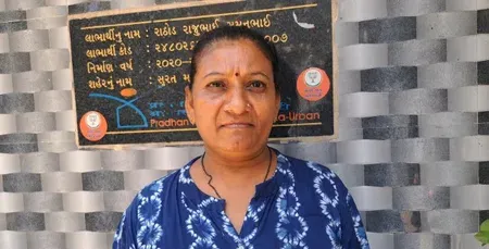 पीएम आवास योजना से बदली जिंदगी: सूरत के लाभार्थियों ने कहा — 'पहले छत टपकती थी, अब पक्का घर मिला'