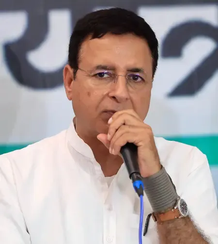 Why is Surjewala Urging the Centre for Urgent Urea Supply to Karnataka Farmers?
