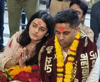 सूर्यकुमार यादव ने पत्नी के साथ महाकाल के दर्शन किए 