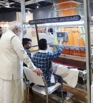 क्या स्वदेशी आंदोलन से लेकर विकसित भारत तक, हथकरघा आत्मनिर्भरता का प्रतीक बन गया है?: पीएम मोदी