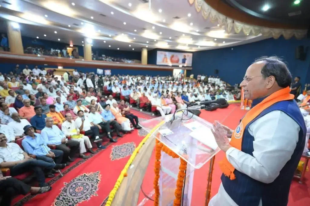 क्या स्वदेशी को जन आंदोलन बनाने में जुटे हैं कार्यकर्ता : अरुण सिंह?