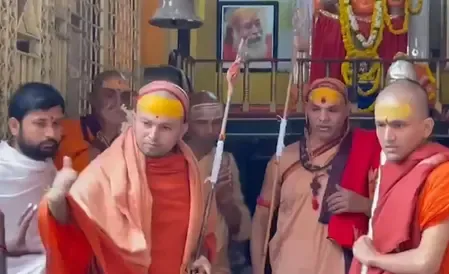 स्वामी अविमुक्तेश्वरानंद ने शुरू की गौ रक्षा यात्रा, कहा- यह राजनीति नहीं, धर्मयुद्ध है
