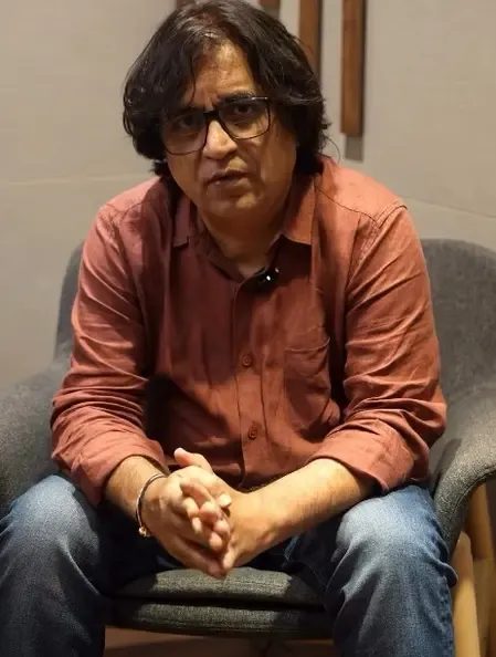 स्वानंद किरकिरे ने 'सुपर डूपर' के गाने 'अंगाई' को बताया खास अनुभव