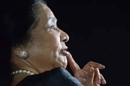 आशा भोसले के निधन पर राजनेताओं ने जताया गहरा शोक, बताया- संगीत जगत की अपूरणीय क्षति 