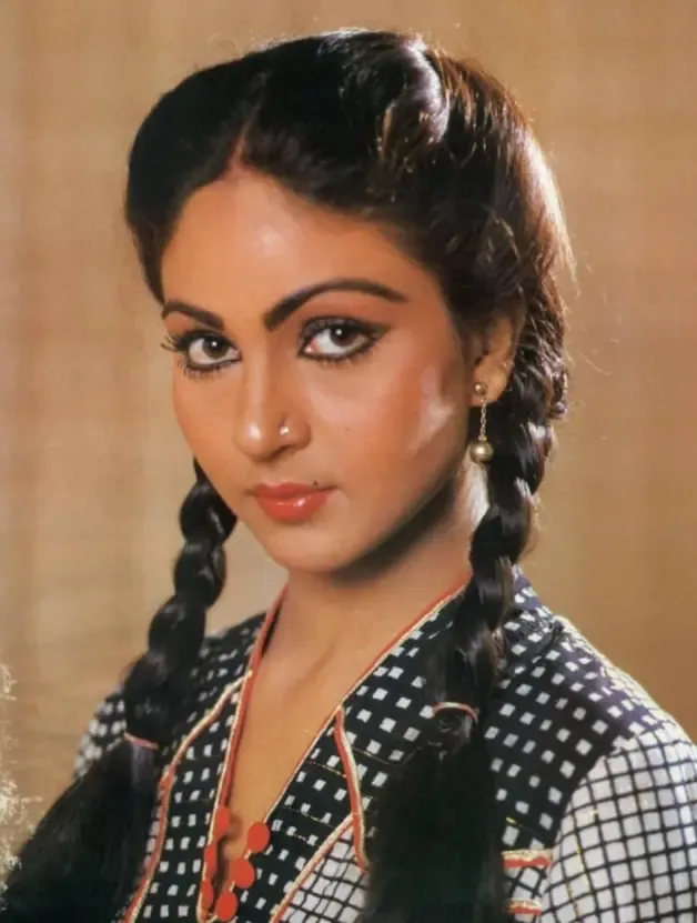 क्या 'स्वर्ग से उतरी अप्सरा' रति अग्निहोत्री ने बॉलीवुड में अपनी धाक जमाई है?