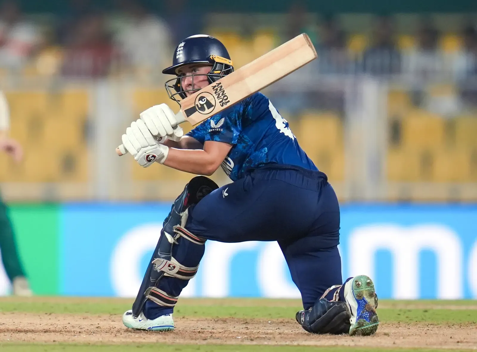Alice Capsey joins Sydney Sixers from Renegades for WBBL 12