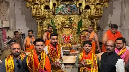 Indian Cricket Team Seeks Divine Blessings at Siddhivinayak Temple Before T20 World Cup Semifinal