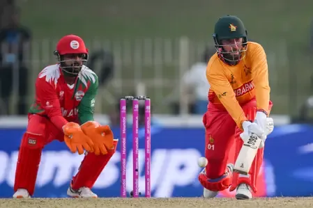Who is Ben Curran, the replacement for injured Brendan Taylor in the Zimbabwe squad?