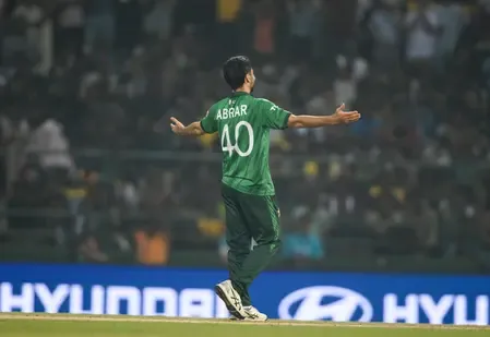 Sri Lanka's Dasun Shanaka Shines but Pakistan Prevails by 5 Runs in T20 WC Clash