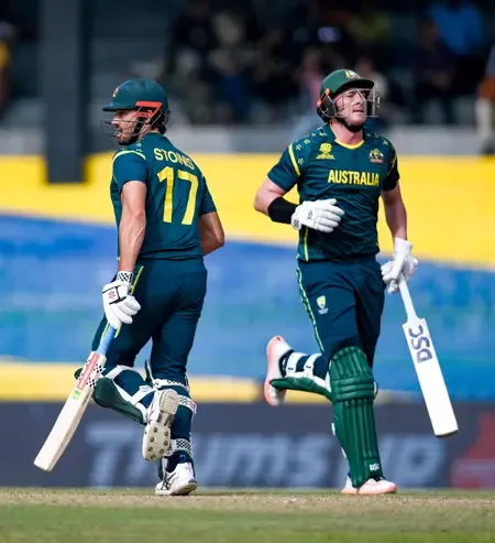 How did Stoinis and Renshaw lead Australia to 182/6 against Ireland?