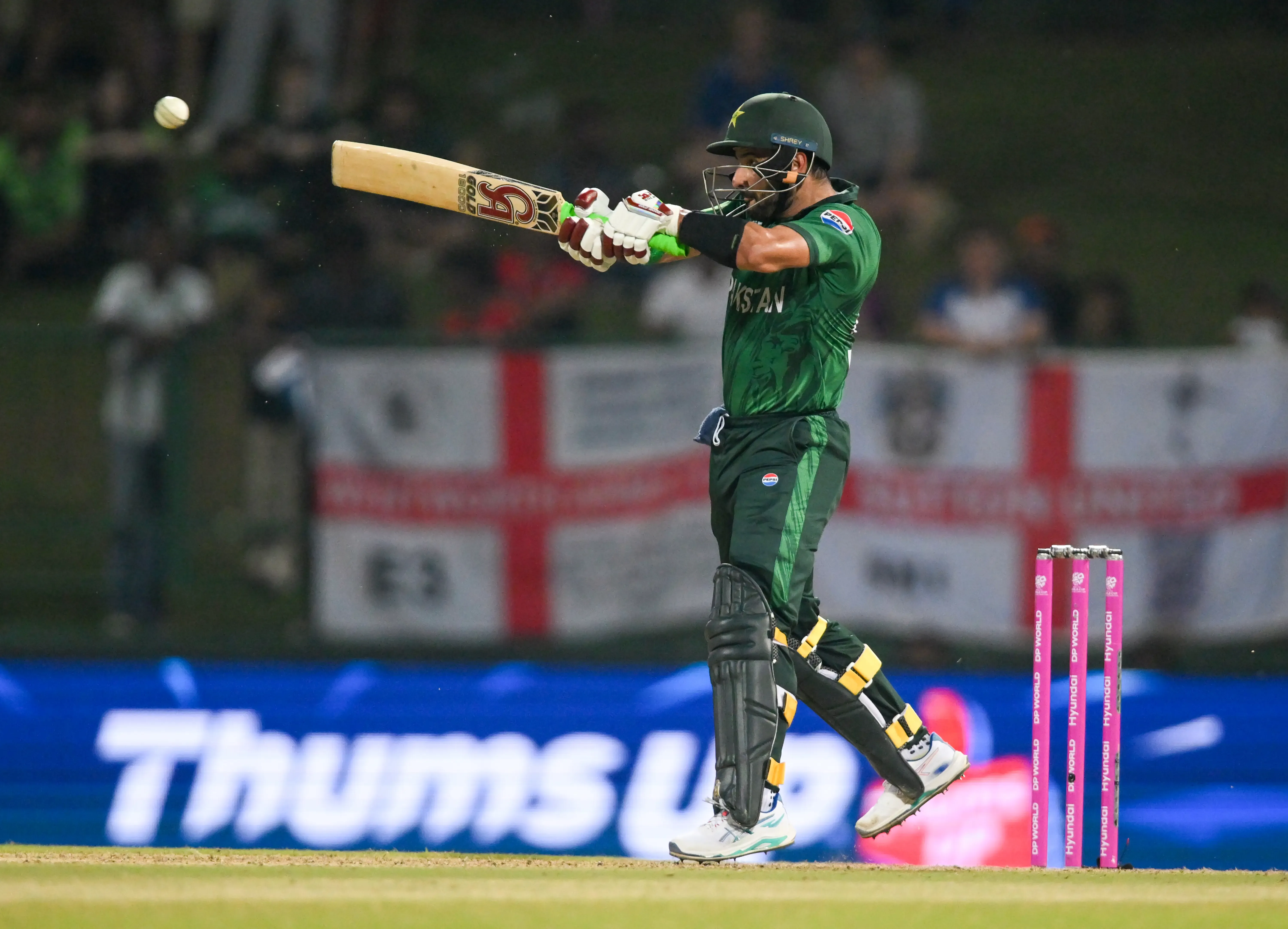 टी20 विश्व कप: साहिबजादा फरहान बने पाकिस्तान के नए 'सिक्सर किंग', तोड़ा बड़ा रिकॉर्ड