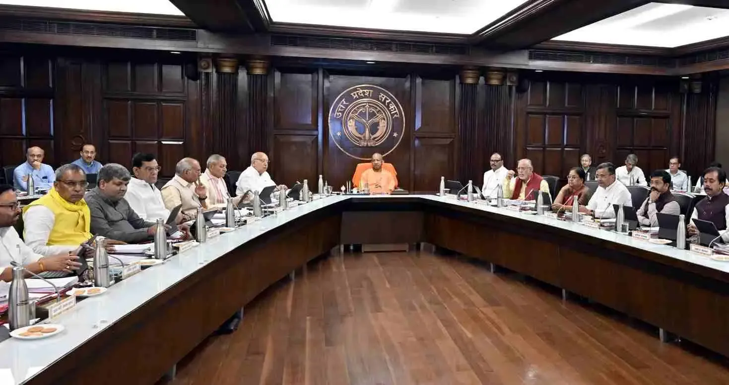 UP तकनीकी शिक्षा समीक्षा: मंत्री आशीष पटेल ने इंडस्ट्री लिंकेज, AI पाठ्यक्रम और प्लेसमेंट पोर्टल की प्रगति परखी