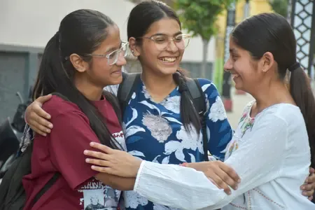 तमिलनाडु 12वीं बोर्ड रिजल्ट 2026: 95.20% परीक्षार्थी उत्तीर्ण, लड़कियों का पास प्रतिशत 97% के साथ बेहतर