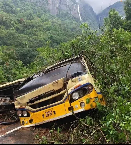 Nilgiris landslide kills bus driver Janagaraj; 50 passengers escape after tyre puncture