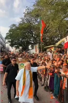 PM Modi Energizes Nagercoil with Grand Roadshow Ahead of Tamil Nadu Elections