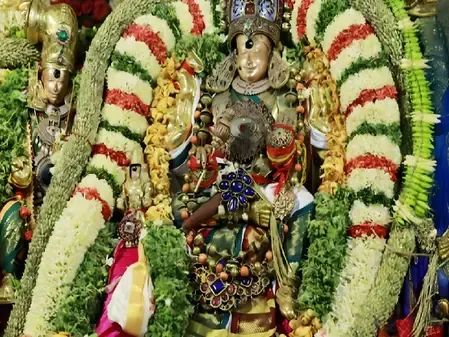क्या मीनाक्षी देवी मंदिर है तमिलनाडू का भव्यतम धार्मिक स्थल?
