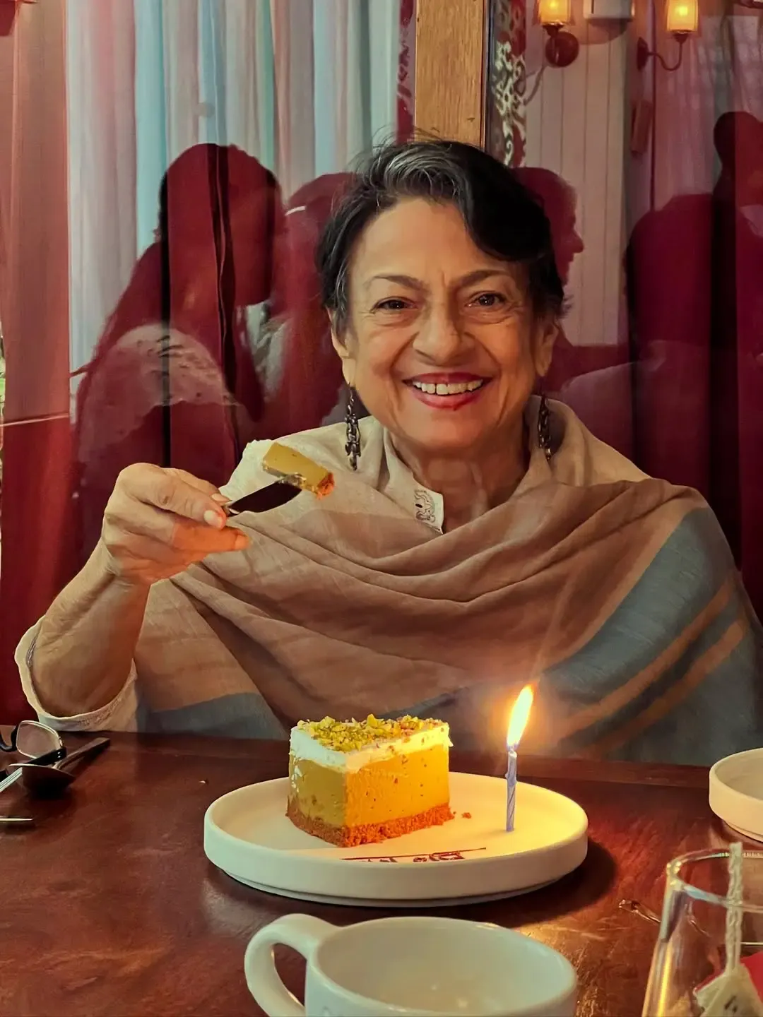 Did Tanishaa Mukerji Capture Joyful Moments from Tanuja's 82nd Birthday Celebration?
