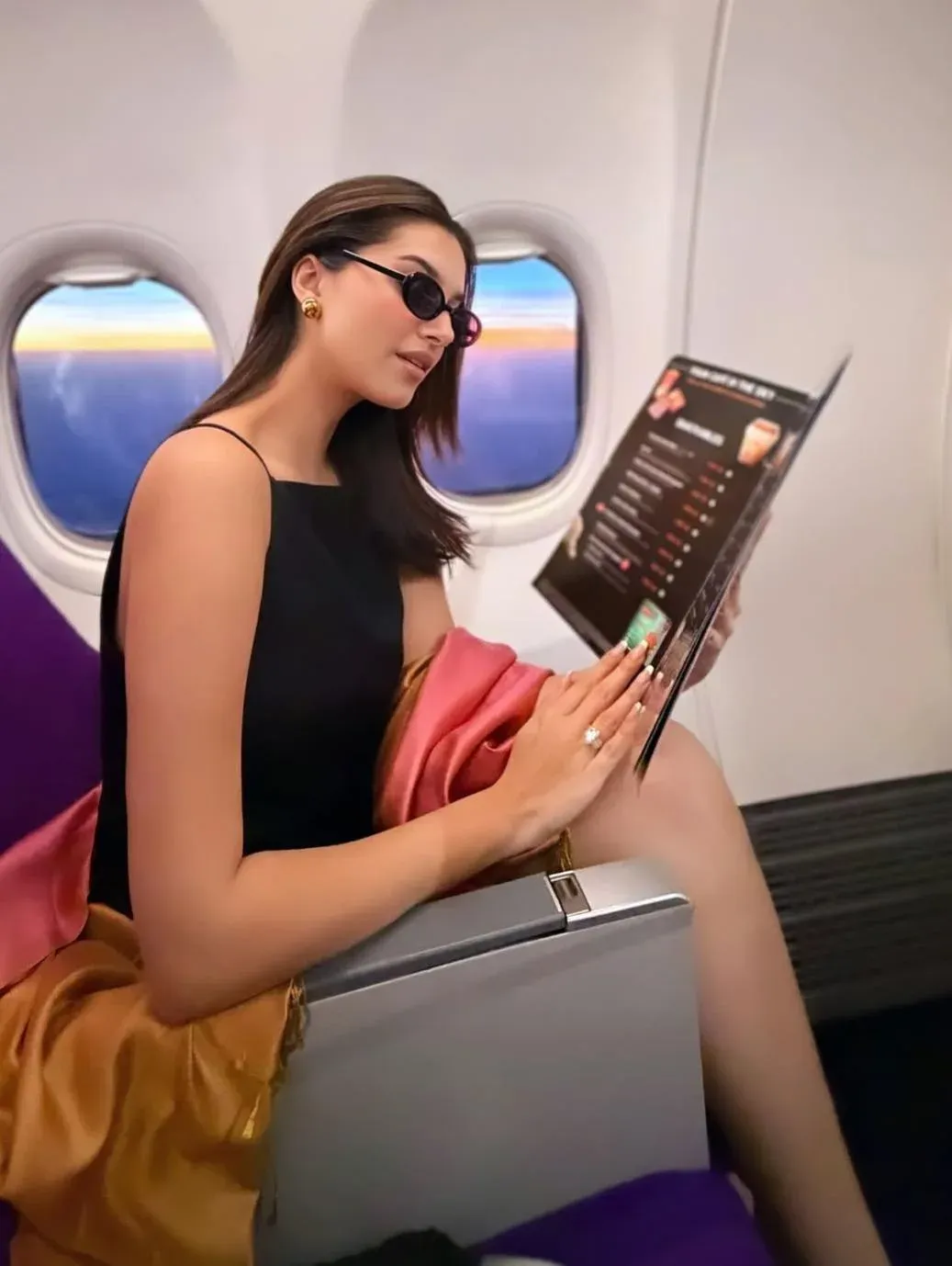 Tara Sutaria hunts for eggs on in-flight menu at 6 AM in Parsi moment