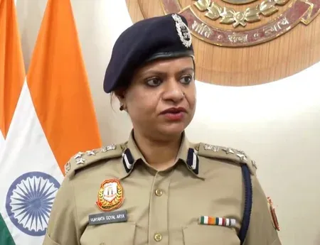 दिल्ली में अवैध पार्किंग पर ट्रैफिक पुलिस-MCD का संयुक्त अभियान, एडिशनल सीपी विजयंता आर्या बोलीं — आदत और पैसे बचाना बड़ी वजह