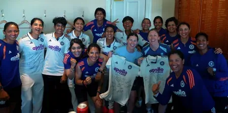 India honour Beaumont and Knight with signed jerseys after Lord's farewell
