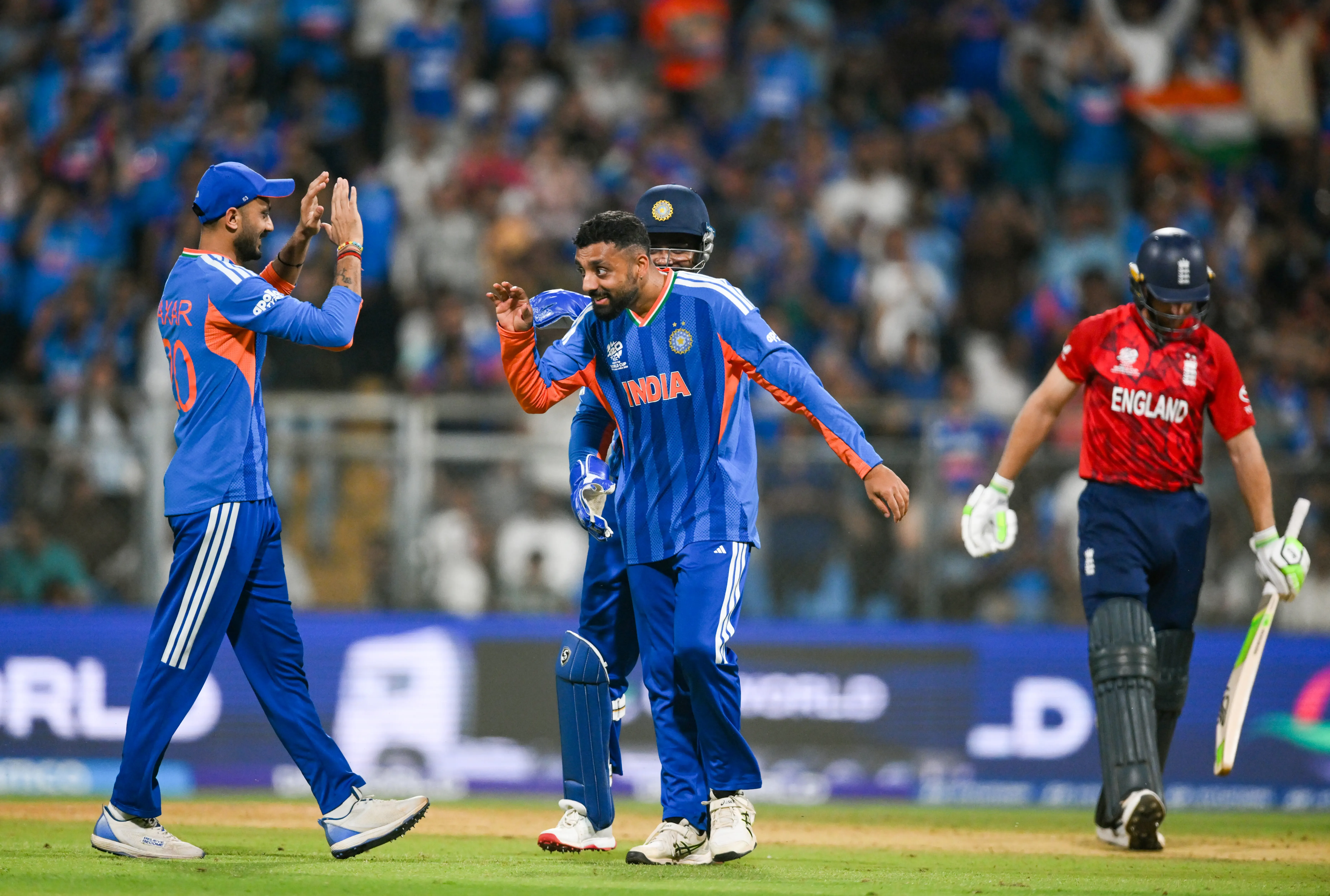 टीम इंडिया ने सेमीफाइनल में इंग्लैंड को 7 रनों से हराया, अब न्यूजीलैंड से होगा टकराव