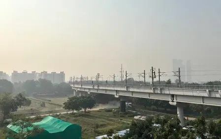 तेज हवाओं से बढ़ी ठंड की दस्तक, एनसीआर की हवा हुई साफ, एक्यूआई पहुंचा ऑरेंज जोन