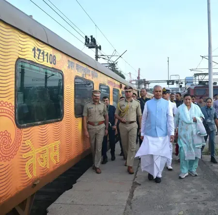 तेजस एक्सप्रेस से मुंबई रवाना हुए राज्यपाल आचार्य देवव्रत, महाराष्ट्र की अतिरिक्त जिम्मेदारी संभालेंगे