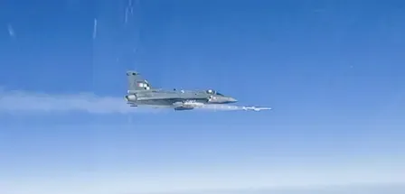 Tejas LCA MK1 Successfully Test-Fires Indigenous ASTRA Missile