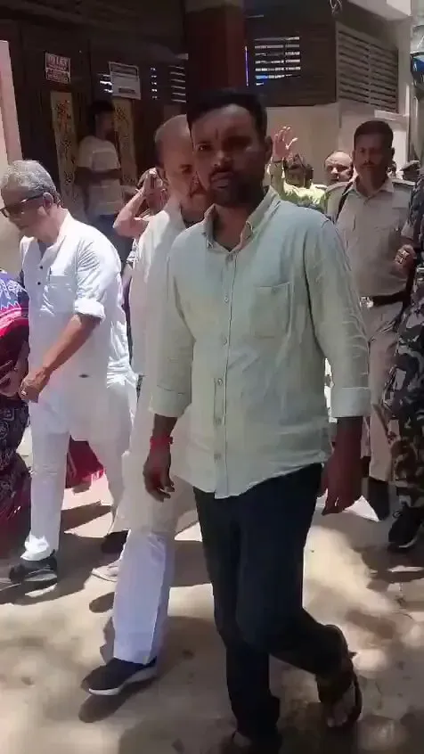 Tejashwi flags BJP minister abuse row in Bankipur seat