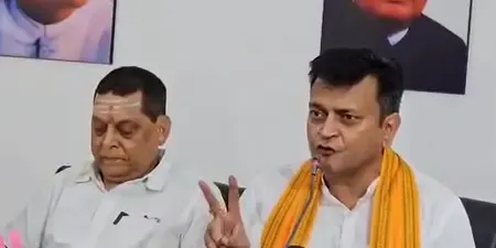 क्या तेजस्वी के पास दो एपिक नंबर हैं? भाजपा ने चुनाव आयोग से मुकदमा दर्ज करने की मांग की