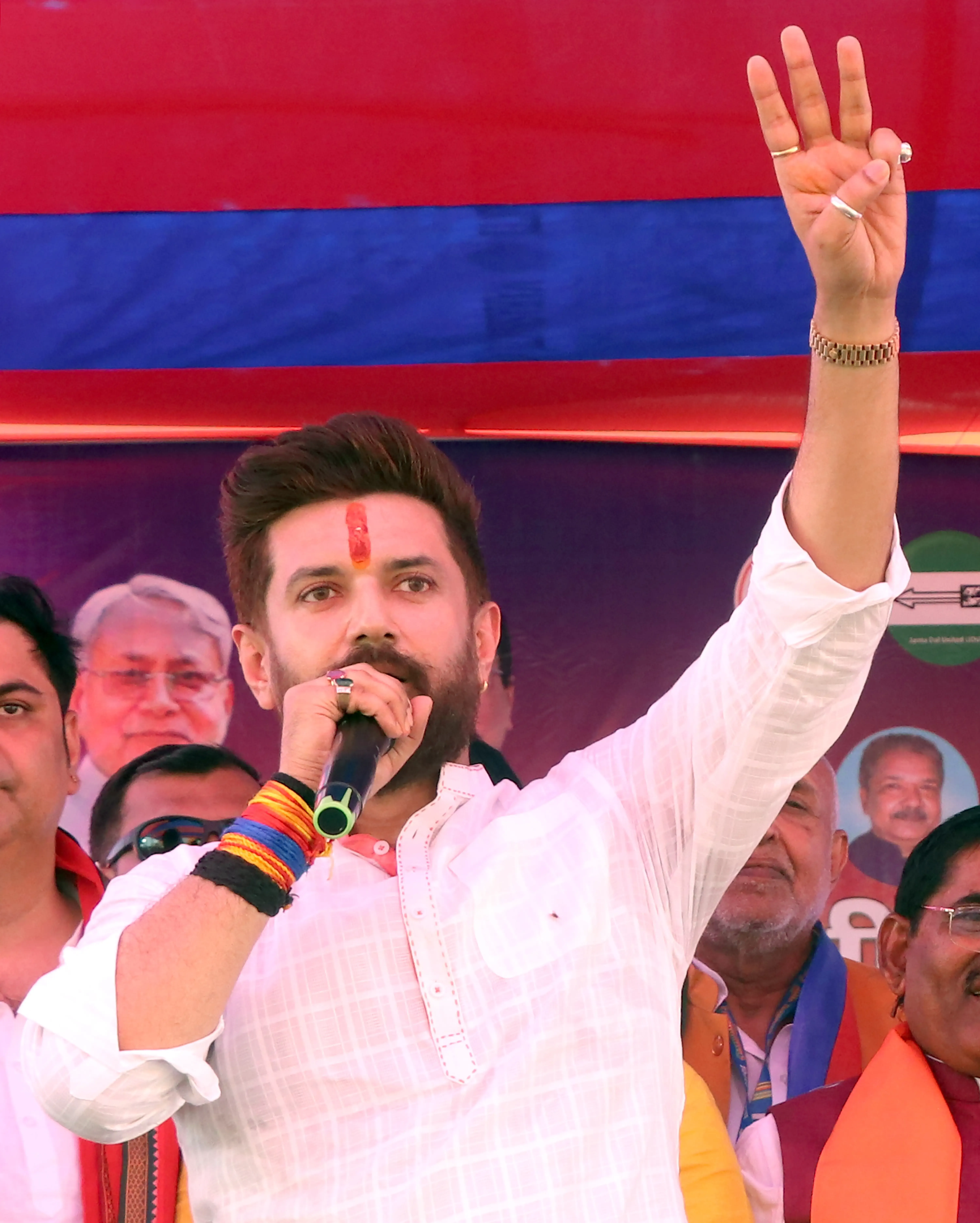 क्या तेजस्वी सत्ता में नहीं आएंगे, नौकरी देने का झूठा दावा है? - चिराग पासवान