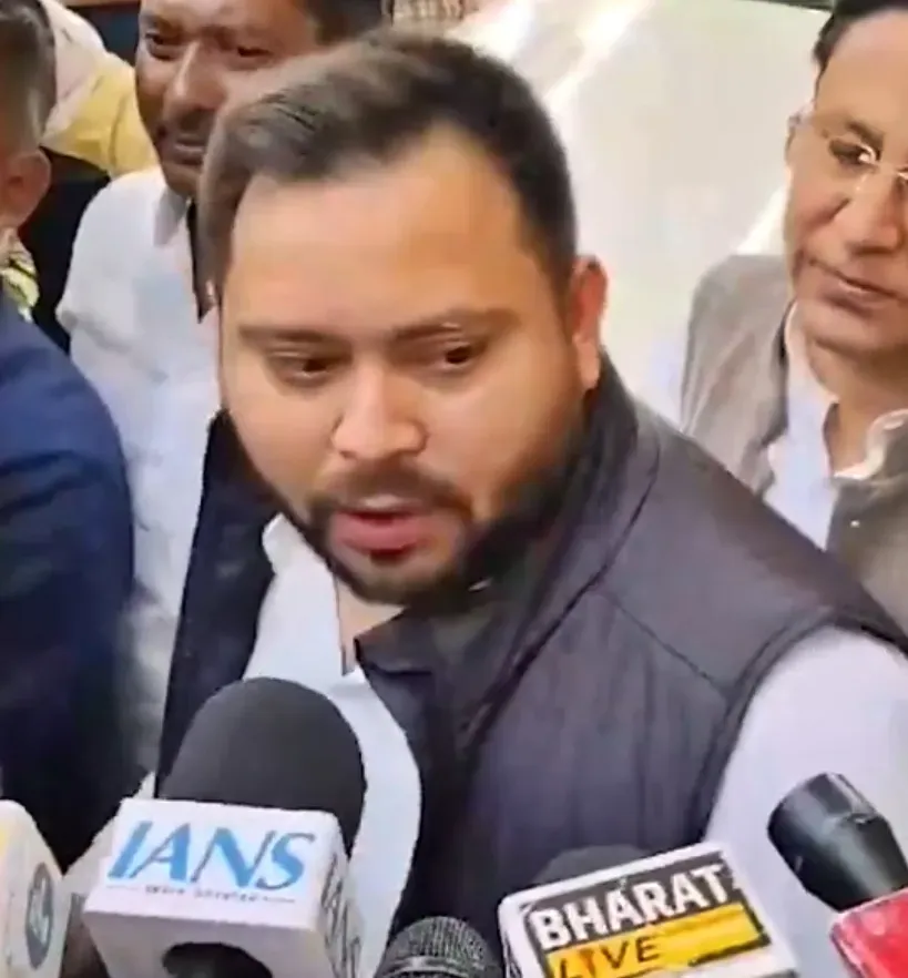 Tejashwi Yadav Lashes Out at Nitish Kumar's Administration Over CHO Paper Leak