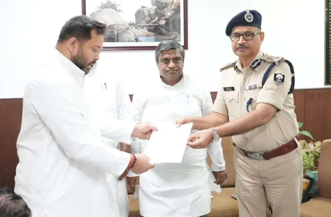 Tejashwi Yadav demands probe into Bihar police firing on students