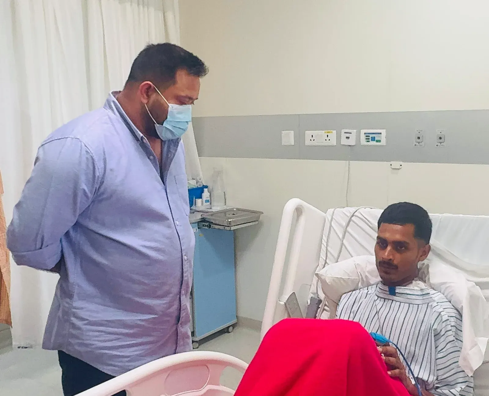 Tejashwi Yadav visits students shot by Bihar Police, demands action