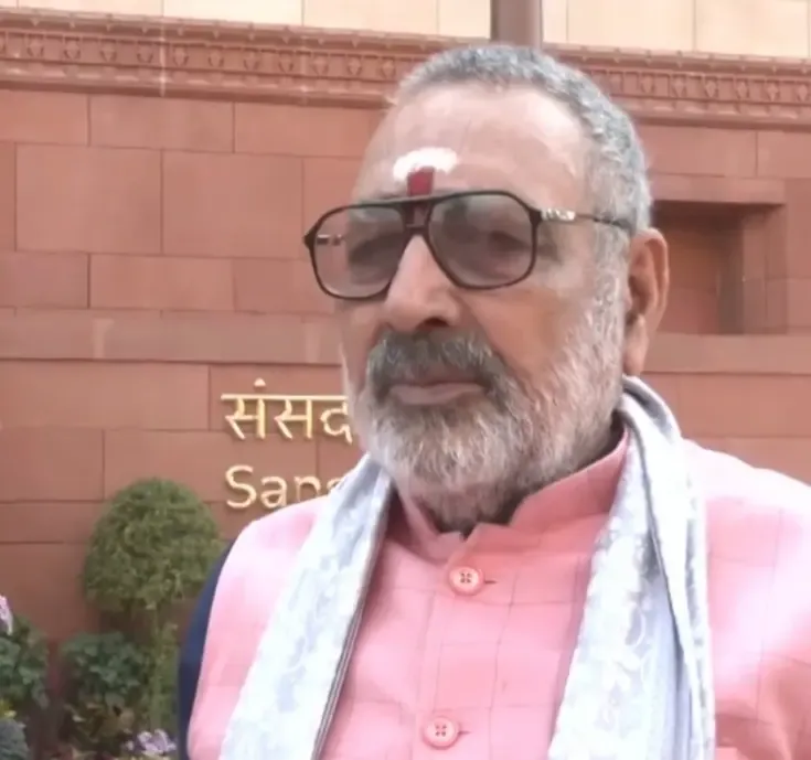 गिरिराज सिंह का तेजस्वी यादव पर तंज: उन्हें इस्तीफा देना चाहिए