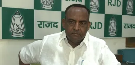 तेजस्वी यादव का विजन स्पष्ट, नीतीश सरकार उनकी नीतियों की नकल कर रही : सर्वजीत कुमार