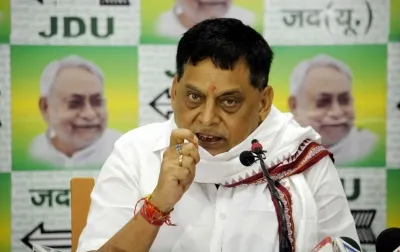 तेजस्वी के आपत्तिजनक बयान पर नीरज कुमार का हमला, बोले- यह उनकी संगत का परिणाम