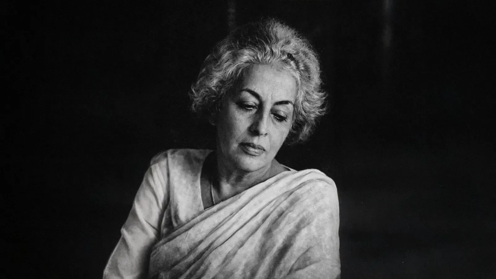 क्या तेजी बच्चन ने जाति, संस्कृति और सत्ता की सीमाएं तोड़ीं, जिनके विचारों ने गढ़ा ‘महानायक’ और बदली सामाजिक सोच?